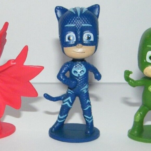 PJ Masks Party Favors 14 Set with 10 Fun Figures, 2 PJ Stickers, 2 PJ Rings - Picture 2 of 6